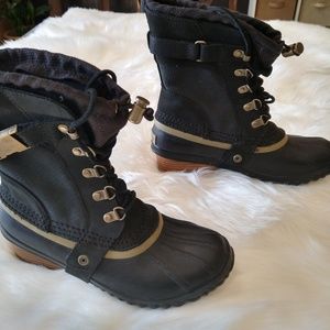 Sorel Conquest Carly boots sz 7 Like New